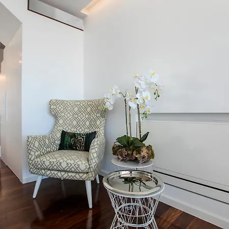 דירה Lovelystay - Luxury 2br Duplex In Foz פורטו