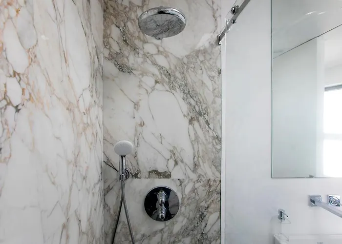 Lovelystay - Luxury 2br Duplex In Foz דירה