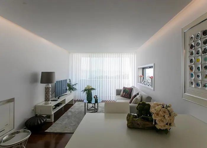 דירה Lovelystay - Luxury 2br Duplex In Foz פורטו