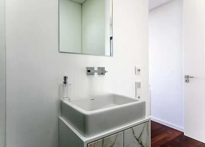 Lovelystay - Luxury 2br Duplex In Foz