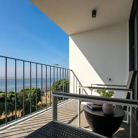 Lovelystay - Luxury 2br Duplex In Foz דירה