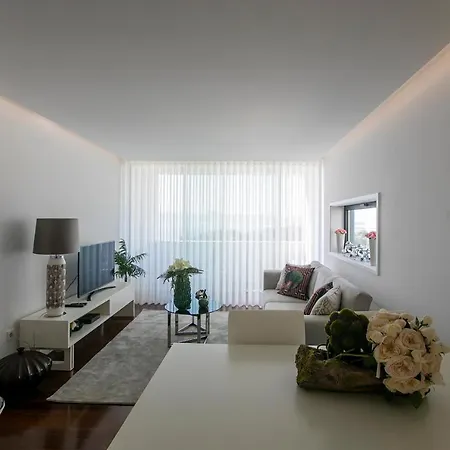 דירה Lovelystay - Luxury 2br Duplex In Foz פורטו