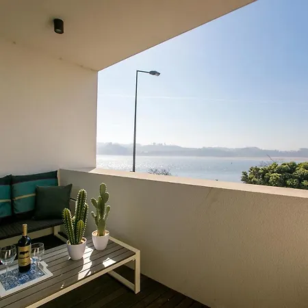 Lovelystay - Luxury 2br Duplex In Foz شقة